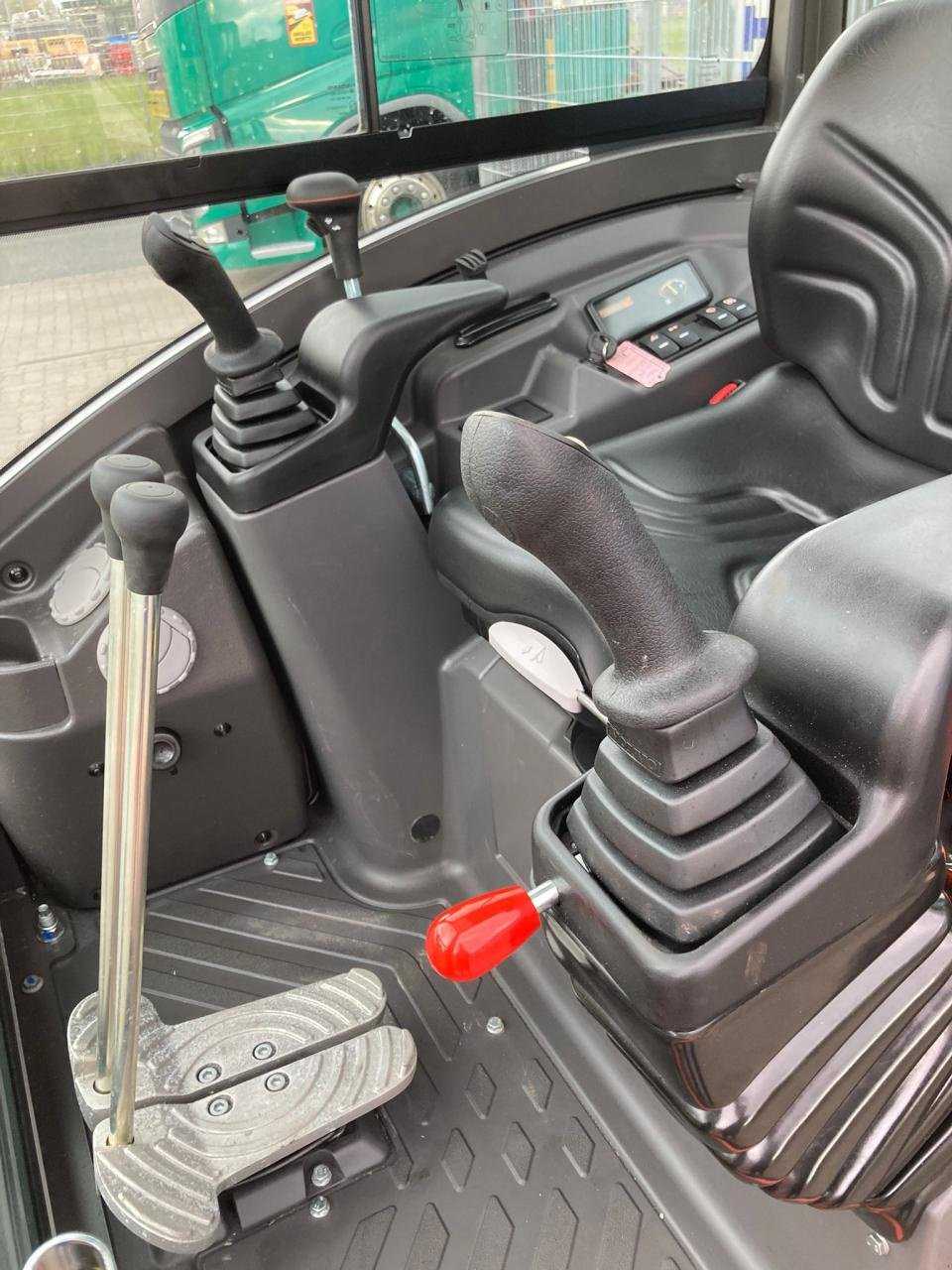Volvo EC 18E Neumaschine mit Löffelpaket- Photo 4