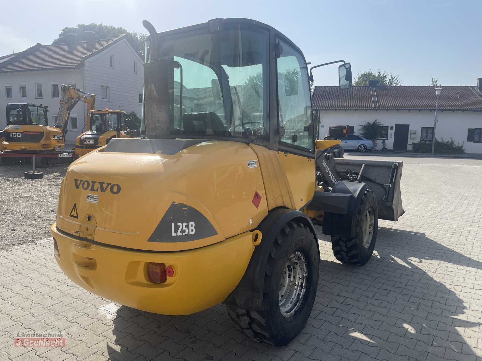 Volvo L25B- Photo 13