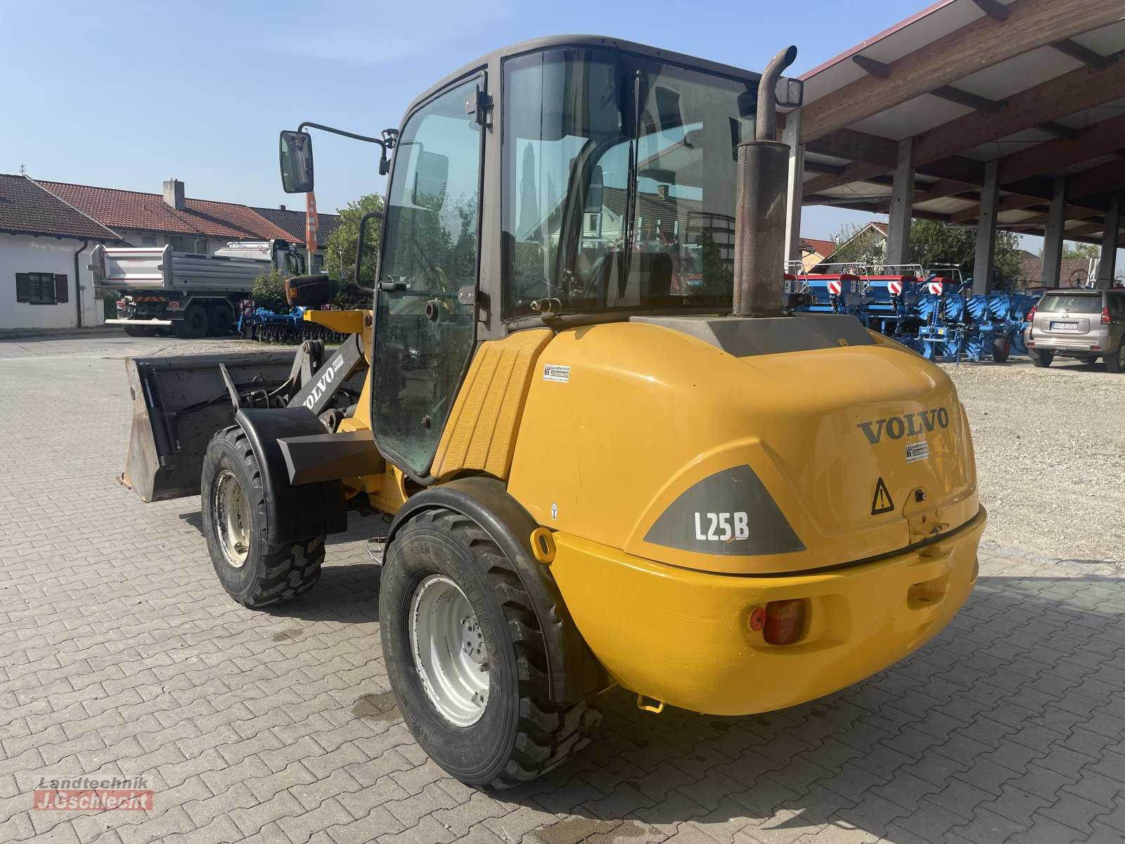 Volvo L25B- Photo 15